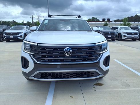 New 2026 Volkswagen Atlas Cross Sport SE FWD image 2