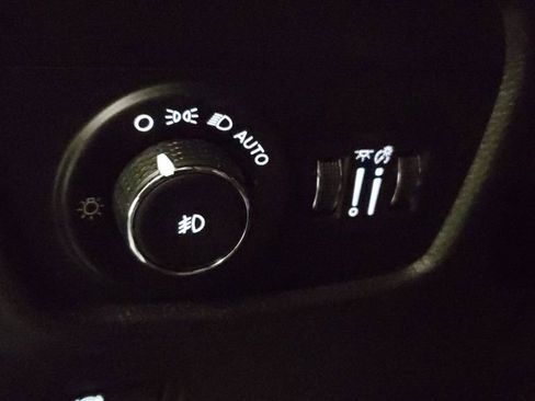 Used 2025 Jeep Grand Cherokee L Limited image 25