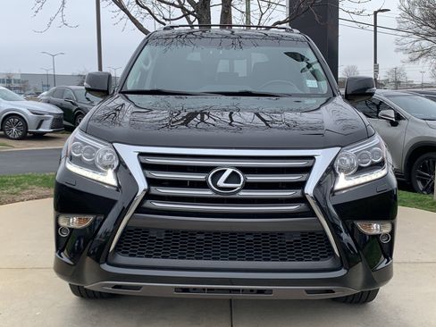 Used 2016 Lexus GX 460 Luxury image 3