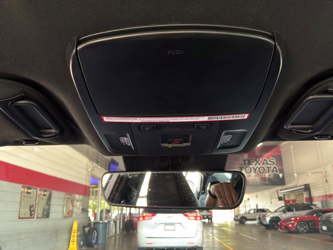 Used 2025 Toyota Camry SE w/ Convenience Package FWD image 15