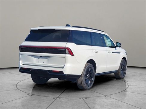 New 2025 Lincoln Navigator Reserve w/ Jet Appearance Package image 12
