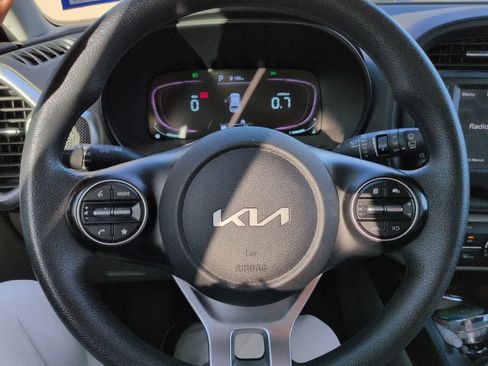 Used 2023 Kia Soul LX w/ LX Technology Package FWD image 10