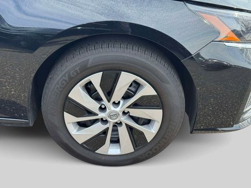 Used 2025 Nissan Altima 2.5 S image 8