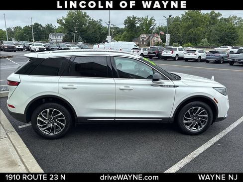 Certified 2022 Lincoln Corsair AWD w/ Equipment Group 101A image 9