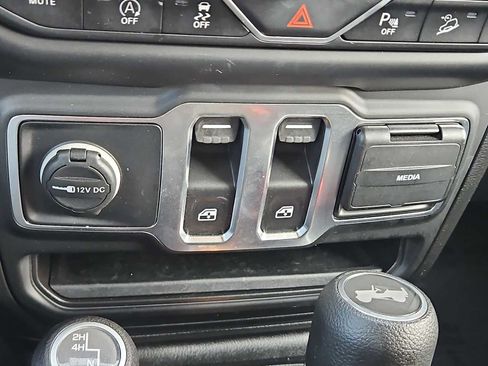 Used 2021 Jeep Wrangler Sport S image 27