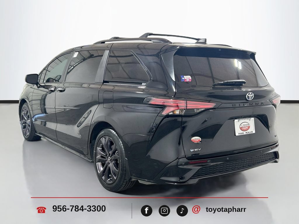 Used 2025 Toyota Sienna XSE FWD image 7