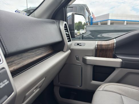 Used 2019 Ford F150 Lariat AWD/4WD image 22