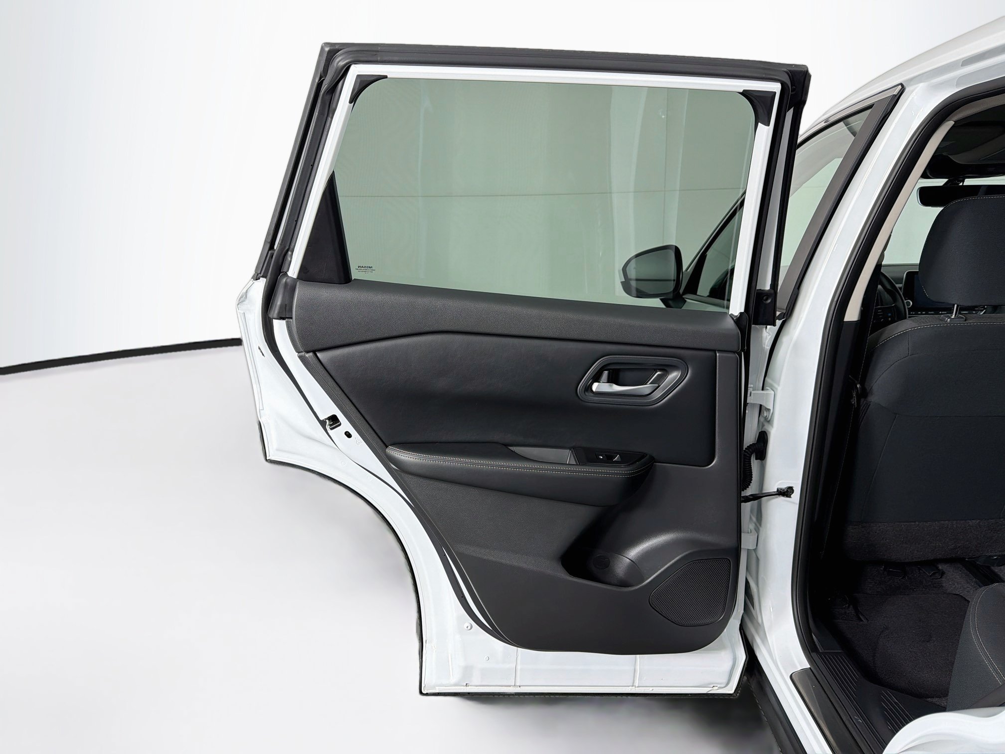 Used 2024 Nissan Rogue SV FWD image 25