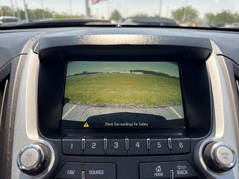 Used 2017 Chevrolet Equinox LT w/ Convenience Package FWD image 14