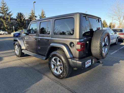 Used 2018 Jeep Wrangler Unlimited Sahara w/ Dual Top Group image 4