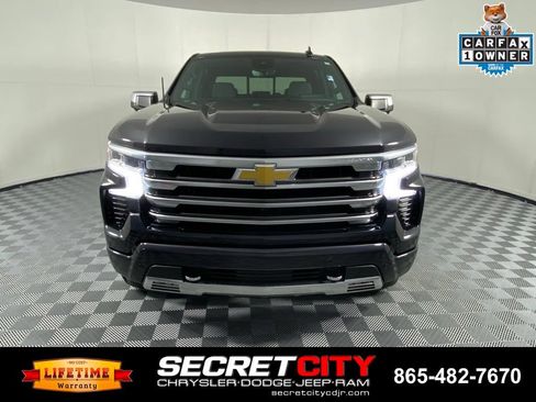 Used 2024 Chevrolet Silverado 1500 High Country w/ High Country Premium Package AWD/4WD image 2