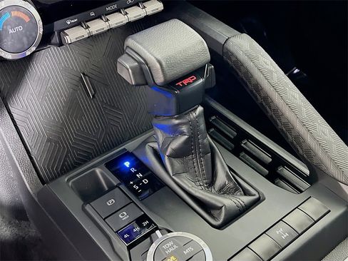 Certified 2024 Toyota Tacoma TRD Off-Road image 16