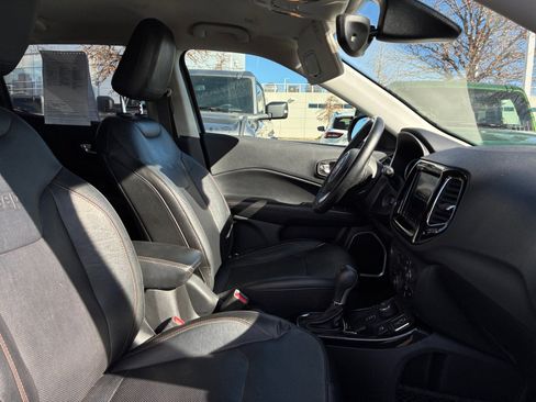 Used 2018 Jeep Compass Limited w/ Navigation Group AWD/4WD image 19