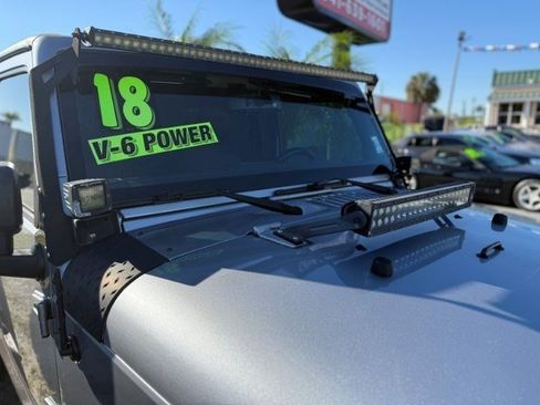 Used 2018 Jeep Wrangler Unlimited Sahara image 15