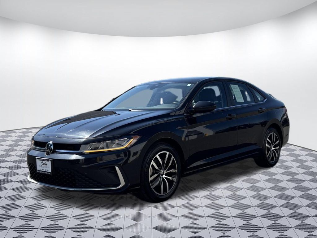 Used 2025 Volkswagen Jetta SE FWD image 3