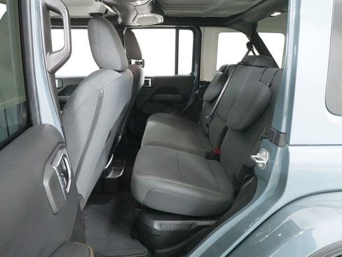 Used 2025 Jeep Wrangler Unlimited Sahara AWD/4WD image 25