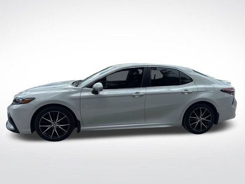 Used 2022 Toyota Camry SE AWD/4WD image 2