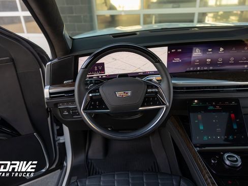 Used 2025 Cadillac Escalade Sport Platinum w/ LPO, ONYX Package image 22