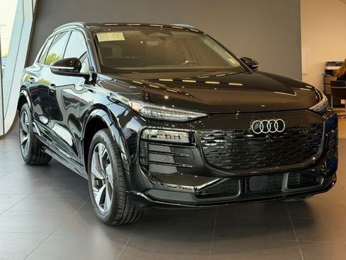 Used 2025 Audi Q6 e-tron Premium Plus AWD/4WD image 4