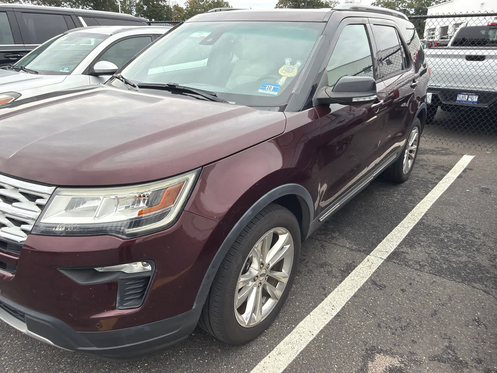 Used 2018 Ford Explorer XLT w/ Equipment Group 202A AWD/4WD image 6