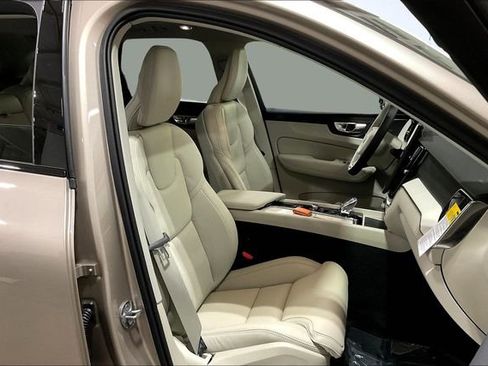 New 2026 Volvo XC60 B5 Ultra w/ Protection Package Premier AWD/4WD image 12