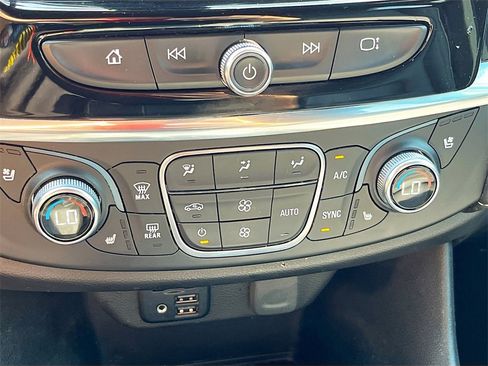 Used 2022 Chevrolet Traverse Premier w/ Redline Edition image 16