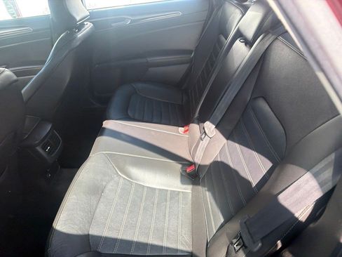 Used 2016 Ford Fusion SE w/ Equipment Group 502A FWD image 3