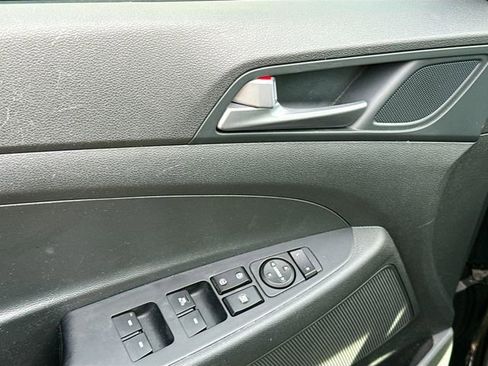 Used 2017 Hyundai Tucson SE image 17