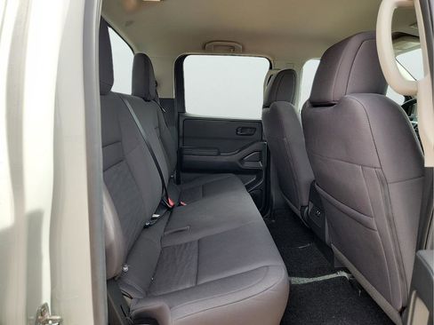 Used 2025 Nissan Frontier S AWD/4WD image 17