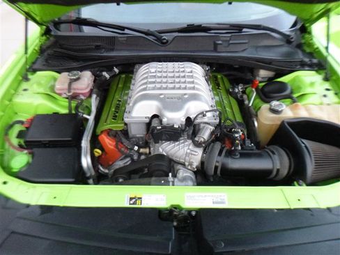 Used 2015 Dodge Challenger SRT Hellcat image 27