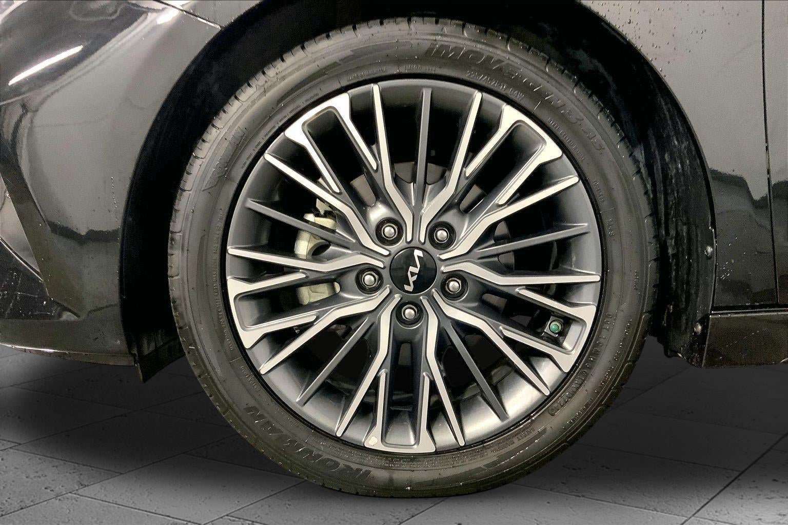 Used 2023 Kia Forte GT-Line FWD image 9