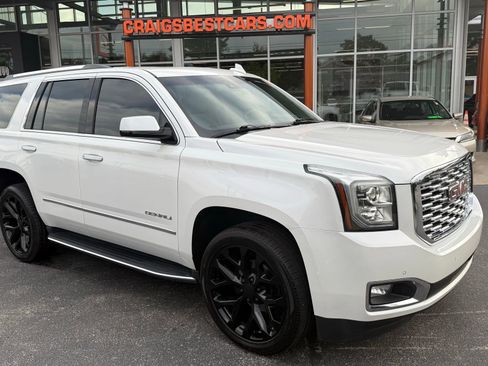 Used 2019 GMC Yukon Denali image 2