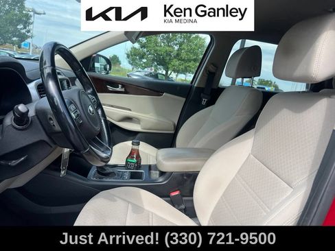 Used 2017 Kia Sorento AWD w/ LX Convenience Package image 11