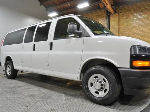 Used 2019 Chevrolet Express 3500 LS image 7