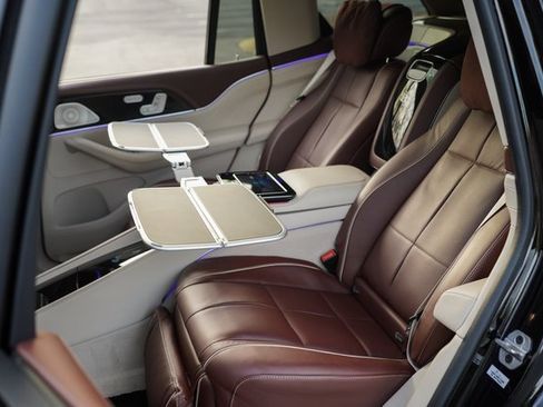 Used 2021 Mercedes-Benz Maybach GLS 600 4MATIC image 42