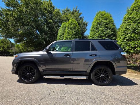 Used 2019 Toyota 4Runner Limited AWD/4WD image 2