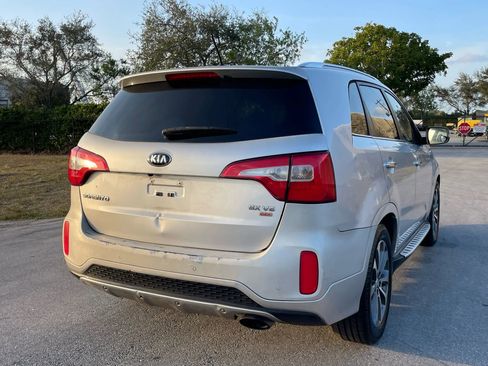Used 2014 Kia Sorento SX w/ 3rd Row Package image 8