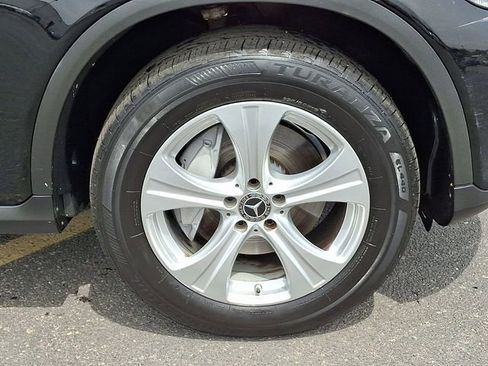 Used 2018 Mercedes-Benz GLC 300 4MATIC image 8