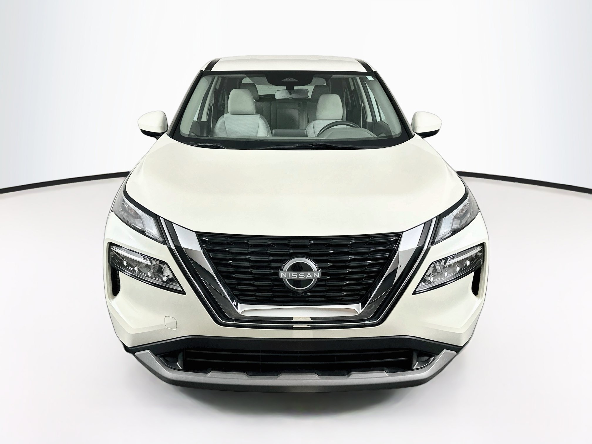 Used 2023 Nissan Rogue SV FWD image 2