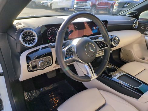 Used 2025 Mercedes-Benz CLA 250 image 12
