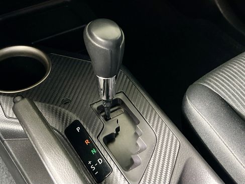 Used 2015 Toyota RAV4 LE image 24