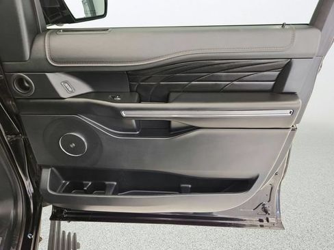 Used 2018 Ford Expedition Platinum AWD/4WD image 32