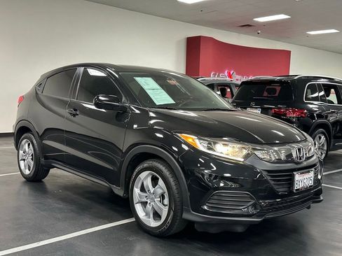 Used 2019 Honda HR-V LX image 9
