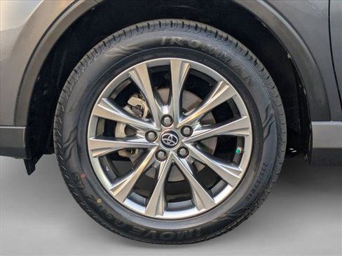 Used 2017 Toyota RAV4 Limited image 23