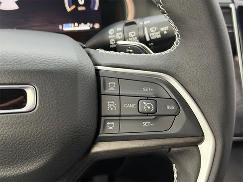 New 2025 Jeep Grand Cherokee Limited image 19