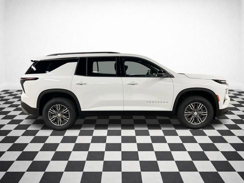 New 2026 Chevrolet Traverse LT w/ Driver Confidence Package image 2