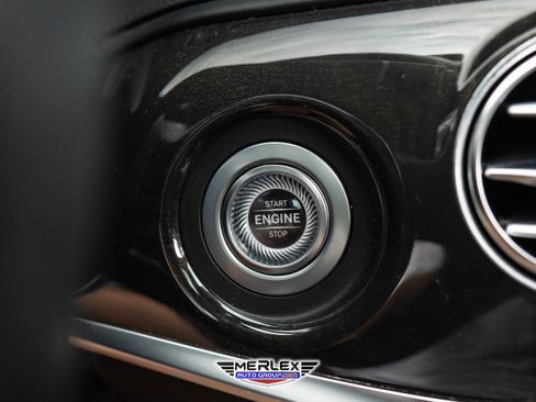 Used 2019 Mercedes-Benz S 560 4MATIC Sedan w/ Premium Package image 34