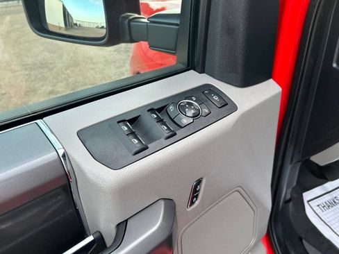 Used 2019 Ford F250 XLT w/ XLT Premium Package AWD/4WD image 13