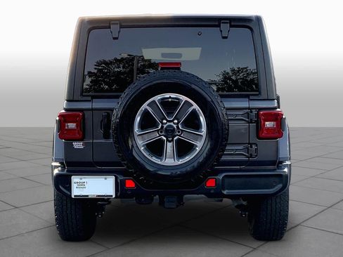Used 2022 Jeep Wrangler Unlimited Sahara w/ LED Lighting Group AWD/4WD image 5