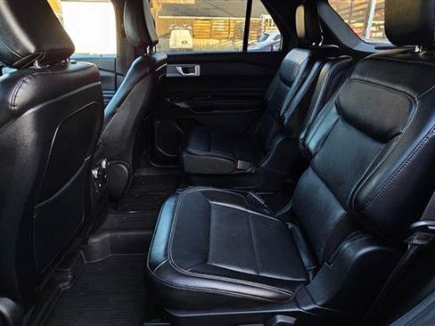 Used 2020 Ford Explorer Limited w/ Class III Trailer Tow Package image 17